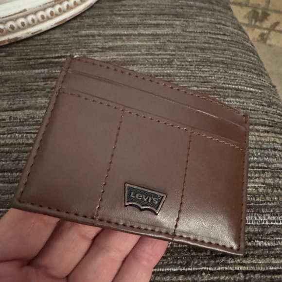 Levi’s wallet built in money clip - Picture 6 of 7